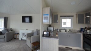 Cottage | Living room - Langford Lodge (Sandown)