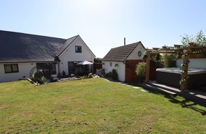 Exterior - Sea Breeze (Cowes)