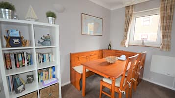 Cottage | Dapur pribadi | Oven, kompor, dan peralatan masak/sendok-piring