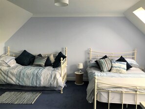 4 habitaciones y ropa de cama