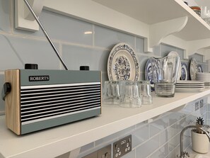 Småhus | Eget kjøkken | Ovn, kokeplater og kjøkkenutstyr