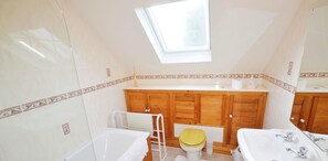 Cottage | Bathroom - The Stables (Ryde)