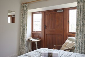 Cottage | 1 bedroom, bed sheets