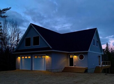 Escape to Acadia’s Winter Magic – Cozy Firepit, Snowy Trails & Coastal Charm