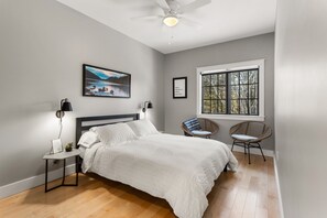 3 Schlafzimmer, Schreibtisch, Bügeleisen/Bügelbrett, kostenloses WLAN