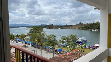 2 bedrooms, individually decorated, individually furnished