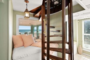 Interior - Oceanfront Serenity Under the Sea, Tiki Bar, BBQ (St. Augustine)