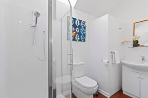 Hair dryer - Historic Stone Cottage - Alley Apartment with spa (Queenstown)