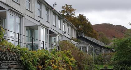 Quarry Bank - Three Bedroom House, Sleeps 6
