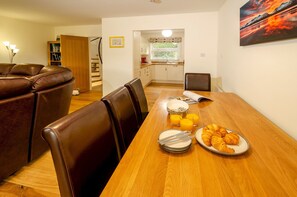 Dining - Quarry Bank - Three Bedroom House, Sleeps 6 (Chapel Stile)