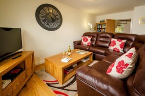 Living area - Quarry Bank - Three Bedroom House, Sleeps 6 (Chapel Stile)