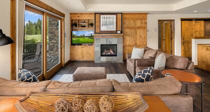 Pool Side Condo in the heart of Suncadia! Just steps to the pool and hot tub!