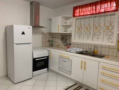 Pleasant fully equipped house, air-conditioned bedroom + terrace