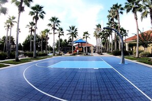Sport court - Fresh Decor With Hardwood Floors Huge Private Pool Area CDC Standards 4tv121 (Kissimmee)