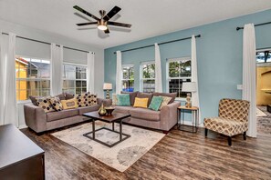 TV - Fresh Decor With Hardwood Floors Huge Private Pool Area CDC Standards 4tv121 (Kissimmee)