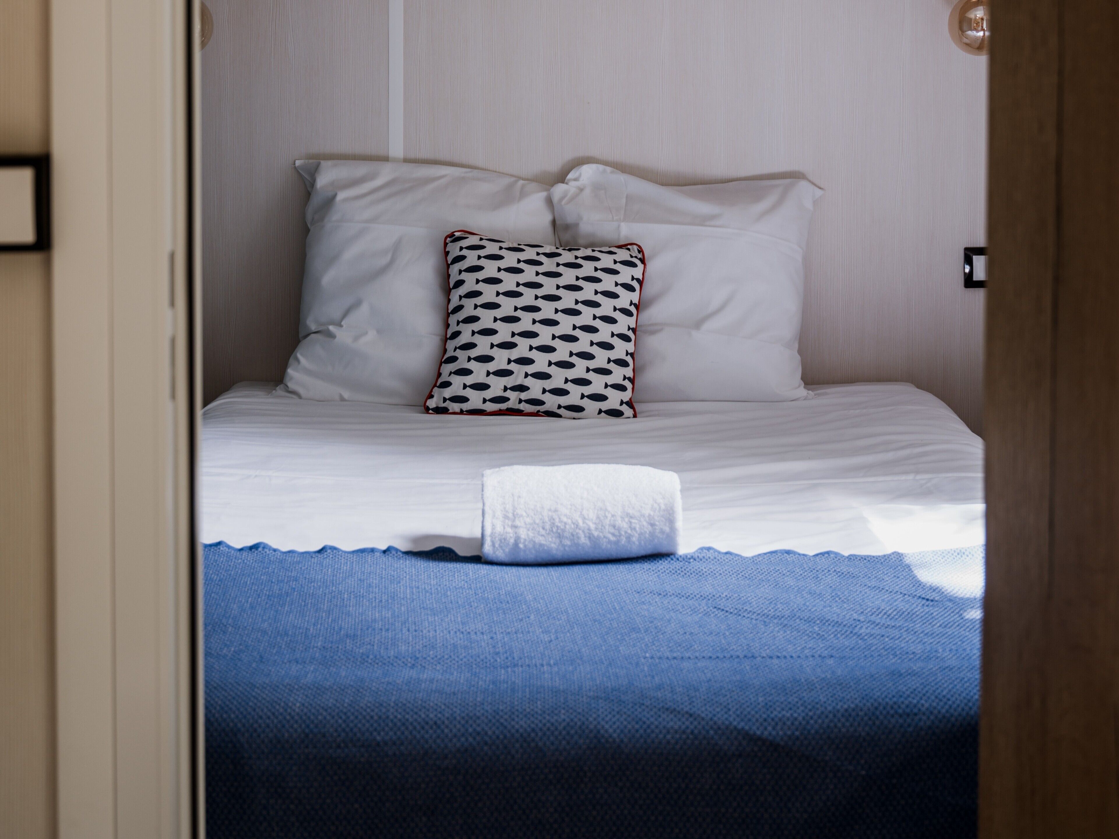 Free WiFi, bed sheets