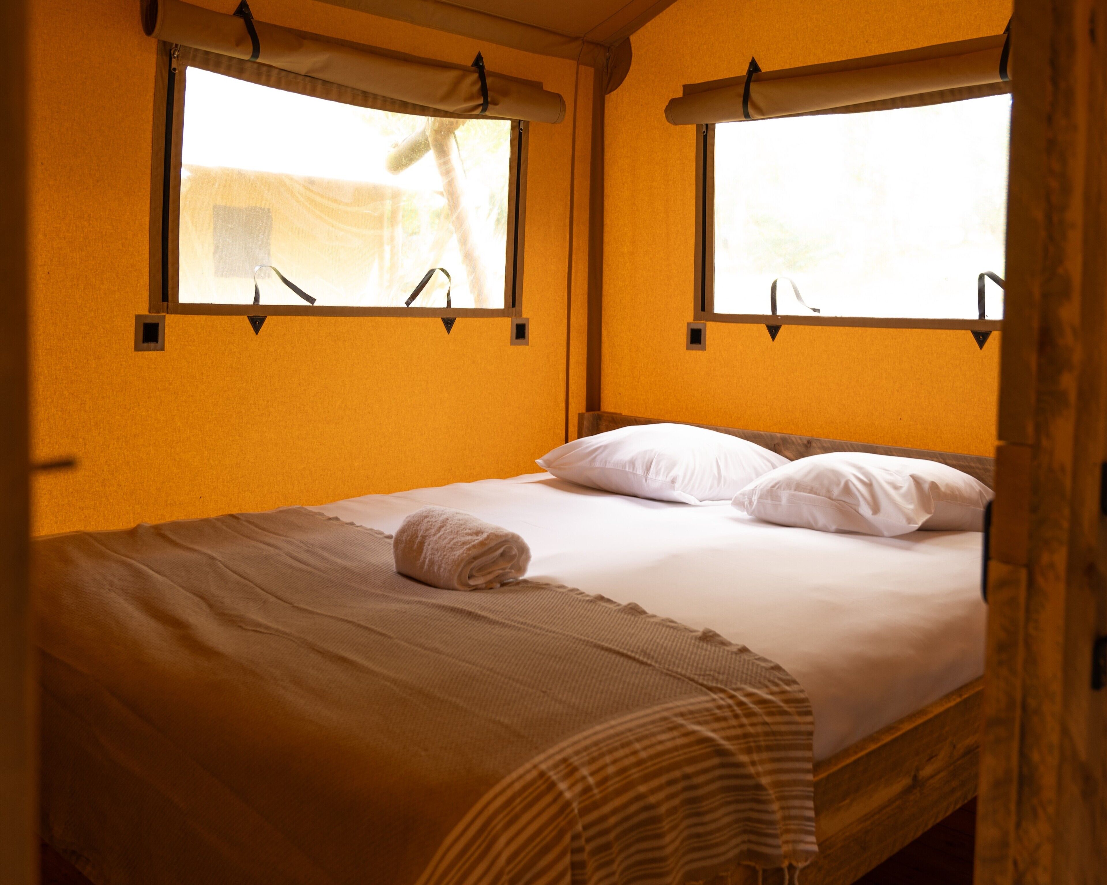 Free WiFi, bed sheets