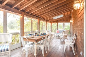 Dining - 1 Mile to Nauset Beach! Family and Dog Friendly! (Orleans)
