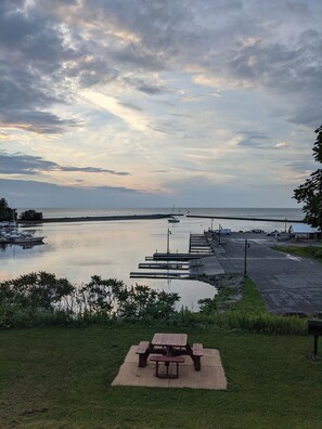 Unclassified image, 3 of 28, button