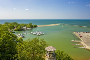 Unclassified image, 2 of 28, button