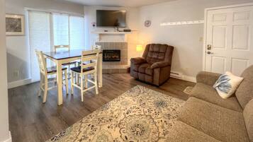 TV, fireplace