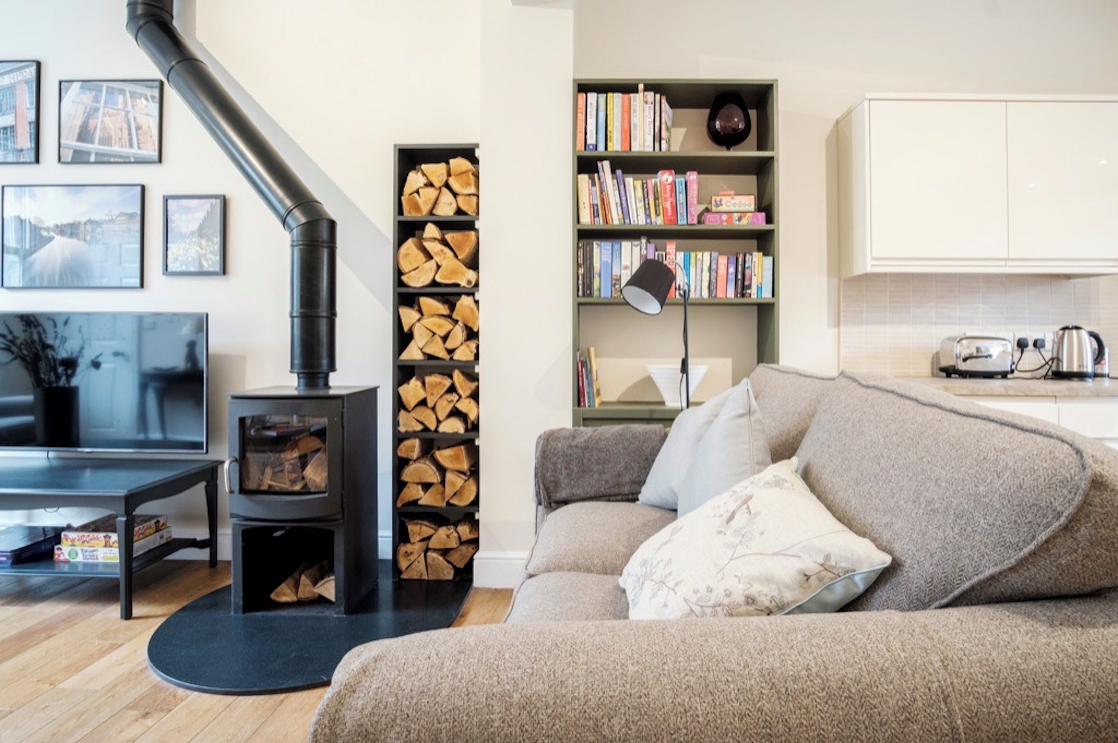 Smart TV, fireplace, Netflix, DVD player