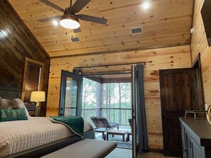 2 bedrooms, pillowtop beds, iron/ironing board, internet