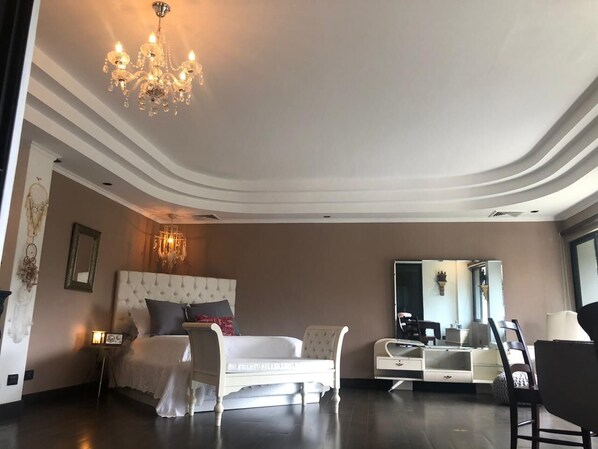 1 habitación, wifi y ropa de cama