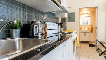 Refrigerador, microondas, parrilla de estufa y lavavajillas