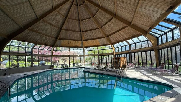 Innenpool, beheizter Pool