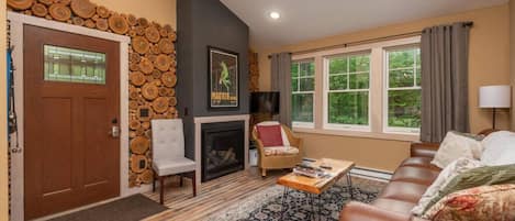 Smart-TV, peis, DVD-spiller og filmbibliotek