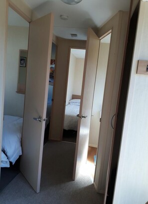 3 bedrooms, iron/ironing board, free WiFi, bed sheets