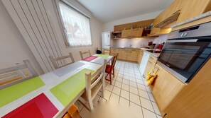 ثلاجة، ميكروويف، فرن، غسالة أطباق