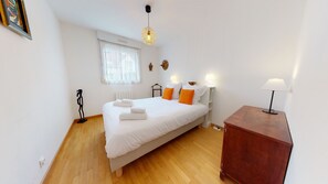 3 chambres, bureau, fer et planche à repasser, Wi-Fi gratuit