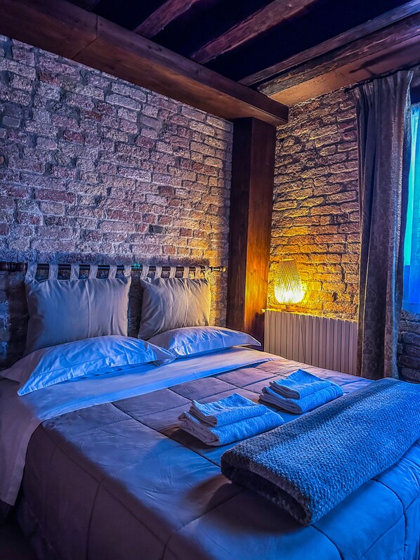 1 bedroom, iron/ironing board, travel crib, free WiFi - Casa signorile in centro storico (Venezia)