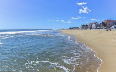 Direct OceanFront Condo/ on the center of the Boardwalk/ Newly Remodeled w/Pool 