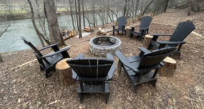 Riverside Cabin with Gameroom, Deer, & Fishing.