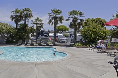 Cozy Vacation Cottage 400 at Pismo Sands RV Resort