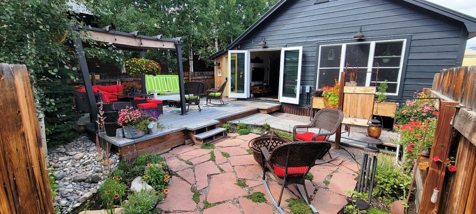 Cozy & Chic, Hot Tub~Walk to Town-2 King Rooms