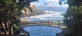 3bd, OCEAN FRONT Condo, Spectacular VIEWS!