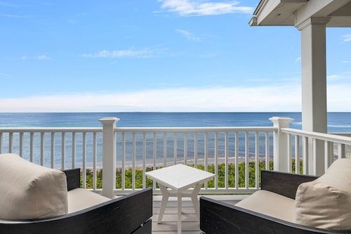 Private Beach! Spectacular Ocean Views!