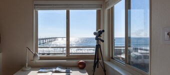 Beachfront Ocean Views 20 Mins to SF!