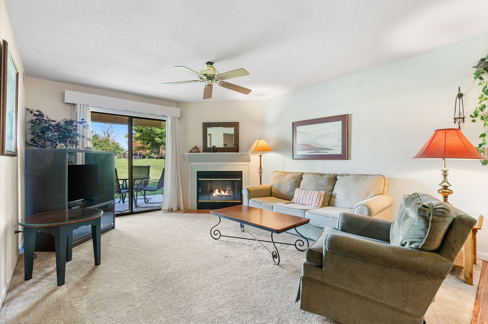King Bedroom Walk-in Condo - Covered Patio
