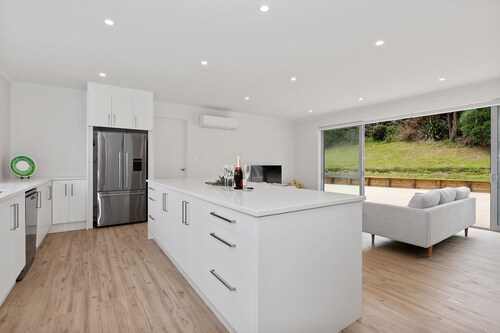 The Platinum Rendezvous - Matapouri Holiday Home