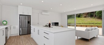 The Platinum Rendezvous - Matapouri Holiday Home