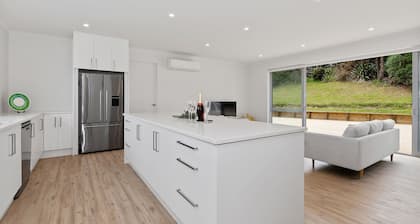 The Platinum Rendezvous - Matapouri Holiday Home