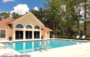 Ulkouima-allas, lämmitetty uima-allas