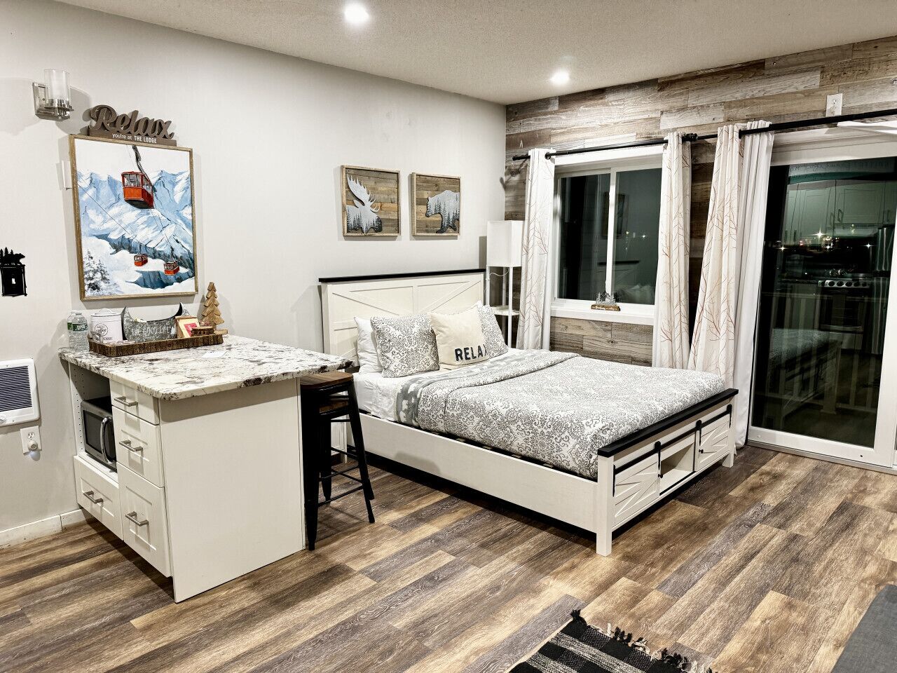 1 habitación, tabla de planchar con plancha, wifi gratis y ropa de cama 