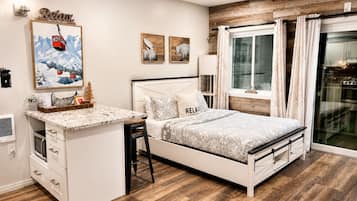 1 habitación, tabla de planchar con plancha, wifi gratis y ropa de cama