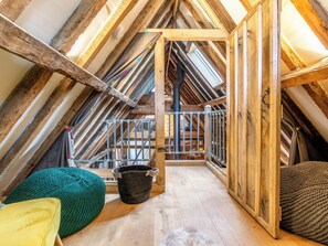 Interior - 3 bedroom accommodation in Norton, near Faversham (Norton, near Faversham)